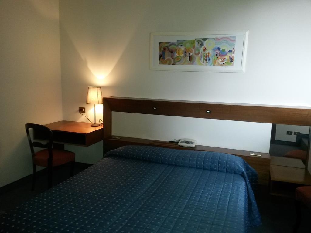 Cravero Rooms Caltignaga Стая снимка